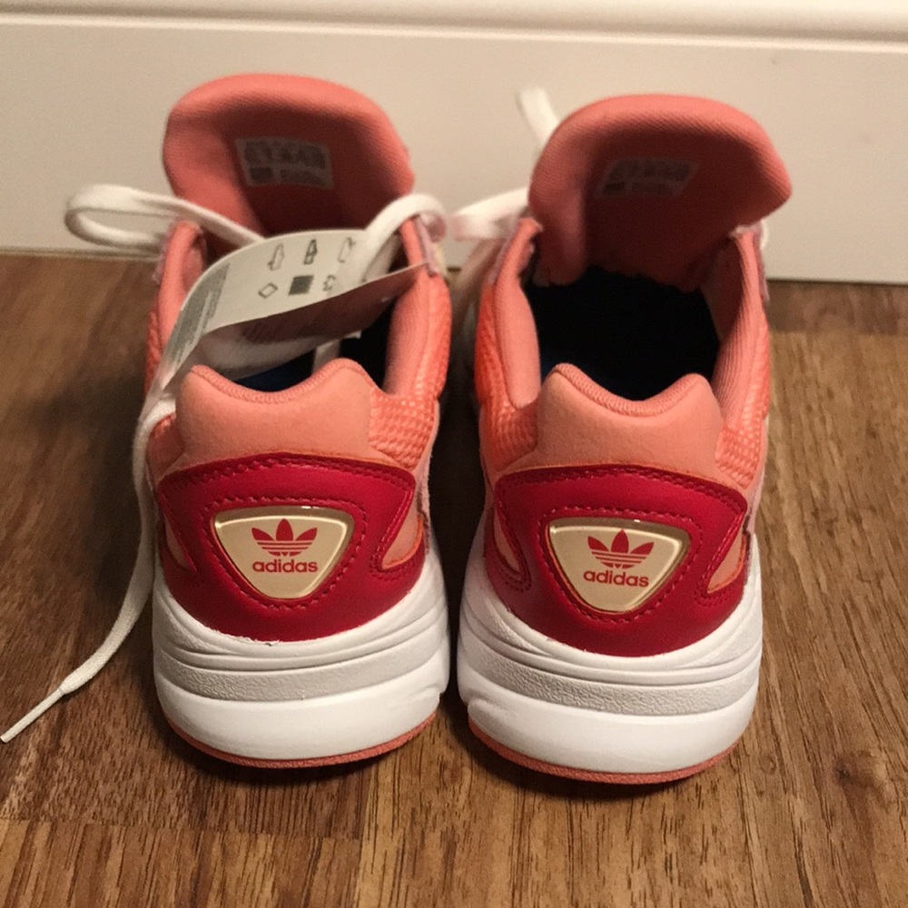 Adidas - Picture 4 of 7